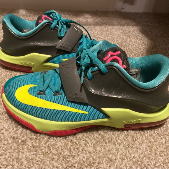 Kevin Durant Sneakers Size 5Y